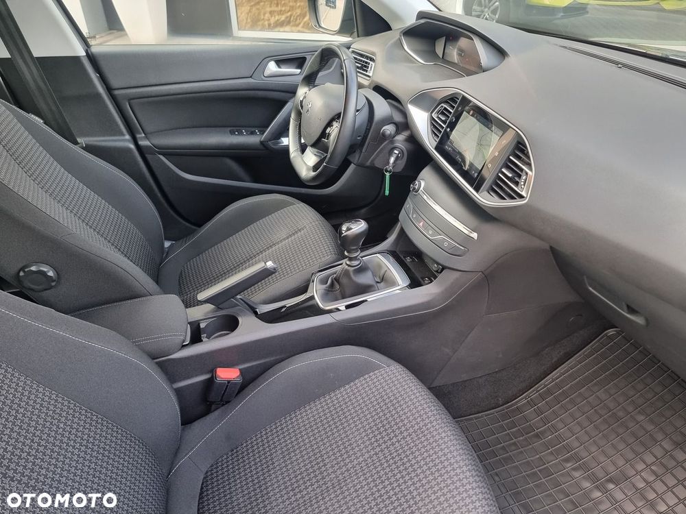 Peugeot 308 1.2 PureTech Active Pack S&S - 18