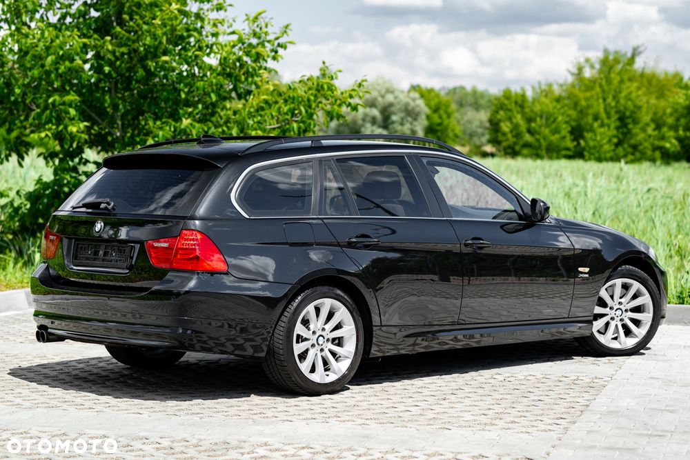 BMW Seria 3 325i xDrive Edition Exclusive - 15