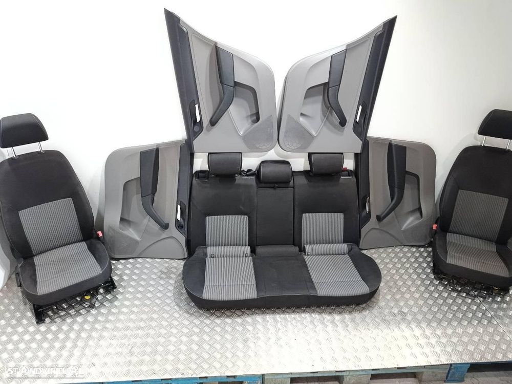 CONJUNTO COMPLETO DE BANCOS SEAT TOLEDO KG3 - 1