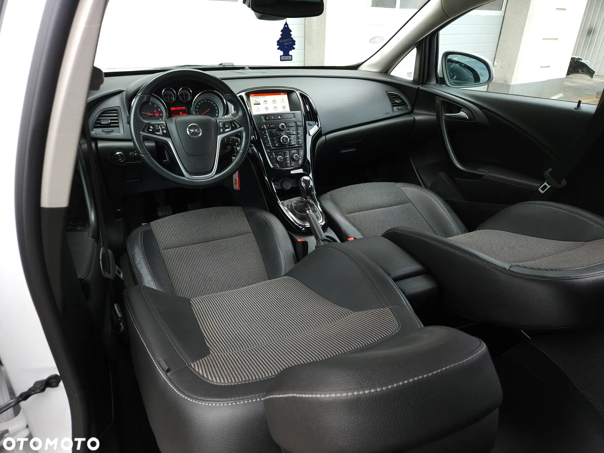 Opel Astra 1.4 Turbo Cosmo - 34