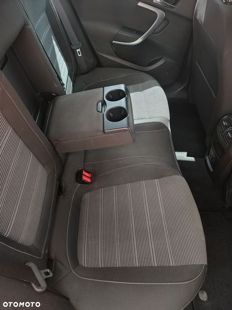 Opel Insignia - 29