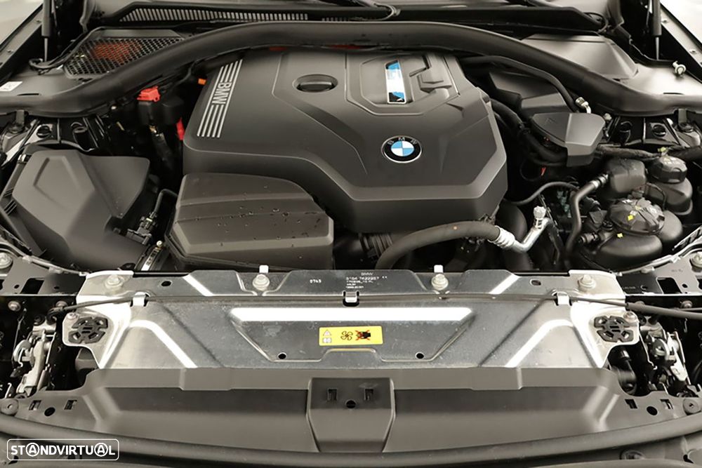 BMW 330 e Edição Desportiva M Auto - 26