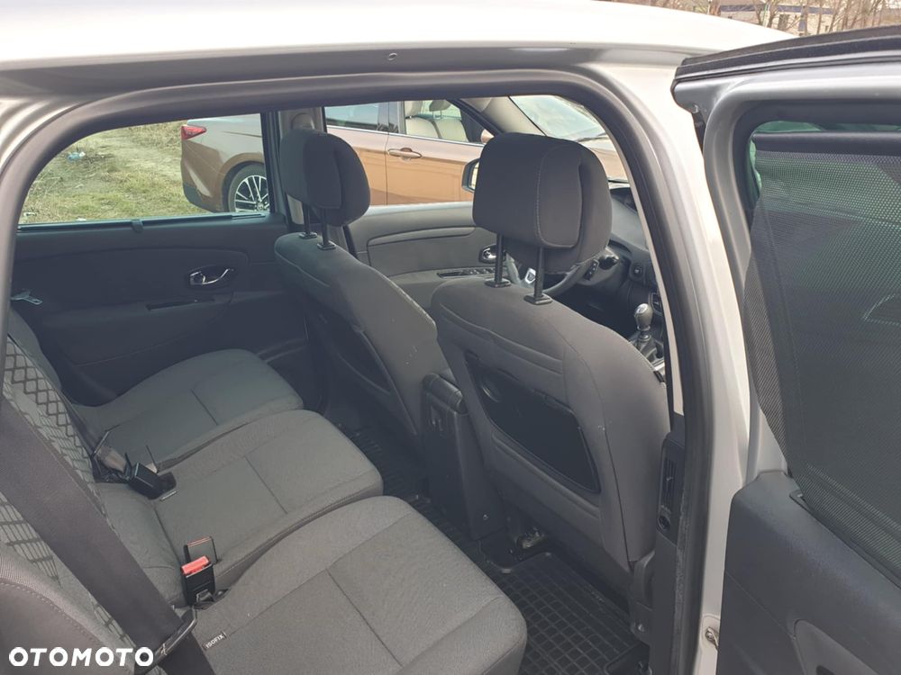 Renault Scenic 1.6 dCi Energy Privilege S&S - 19