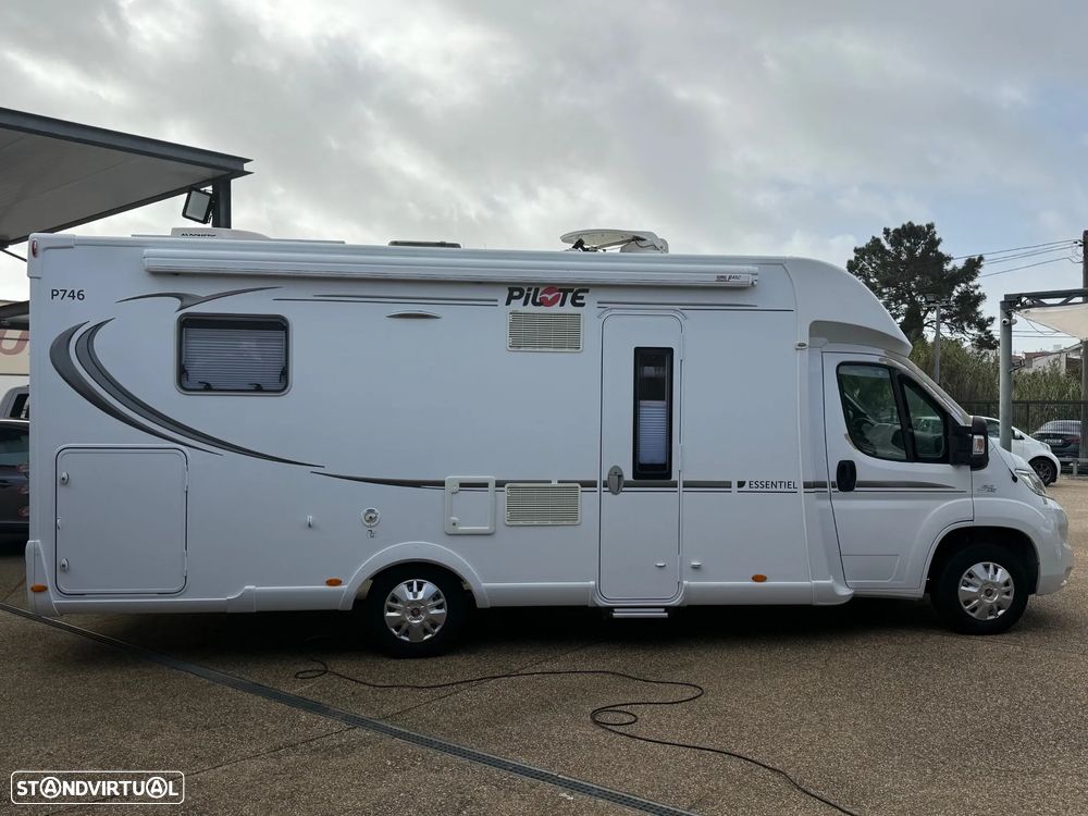 Pilote Essential P 746 - 1