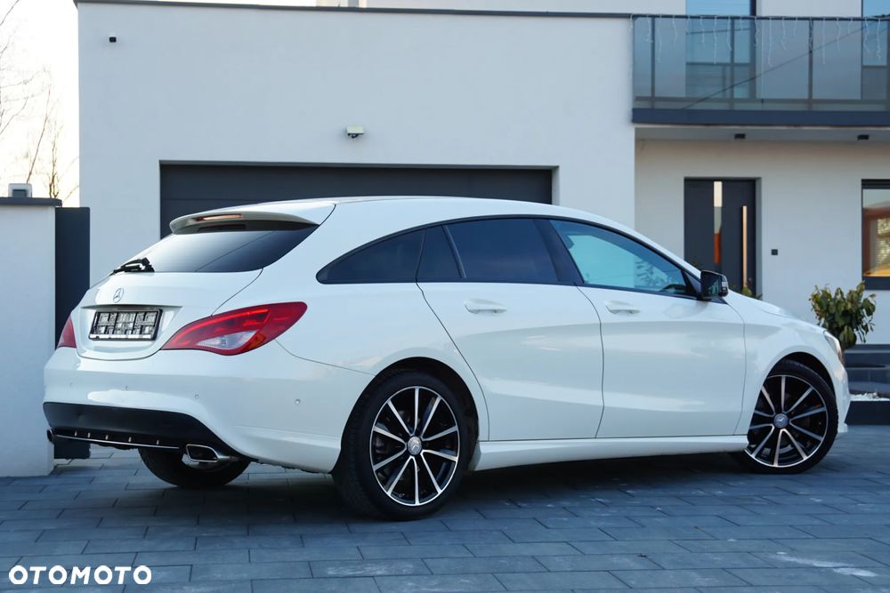 Mercedes-Benz CLA 180 7G-DCT UrbanStyle Edition - 12
