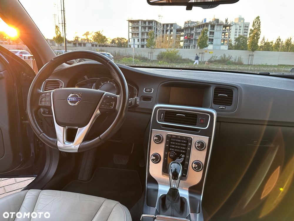 Volvo V60 D4 Drive-E Ocean Race - 17