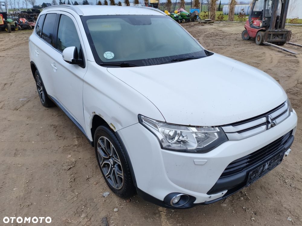 Mitsubishi Outlander - 2