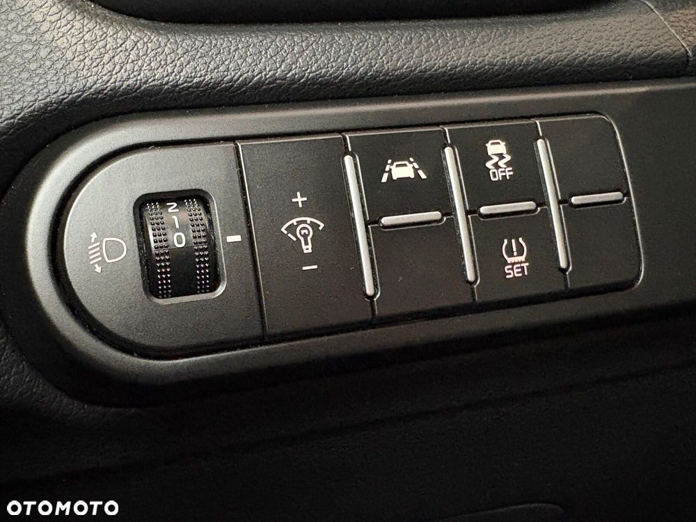 Kia XCeed - 25