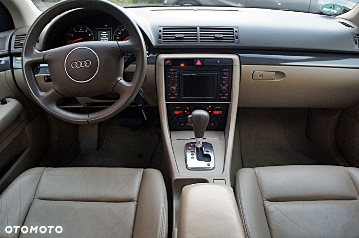 Audi A4 Limousine - 22