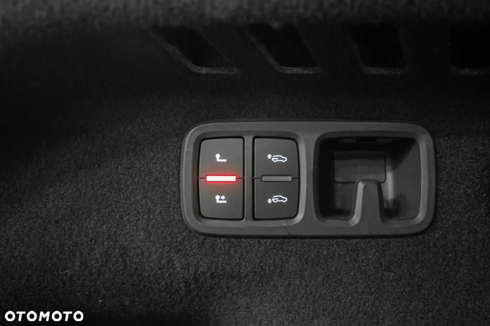 Audi RS Q8 TFSI quattro tiptronic - 28