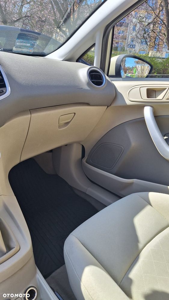 Ford Fiesta 1.4 Ghia EU5 - 13