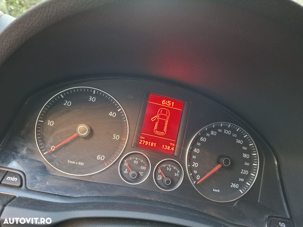 Volkswagen Golf - 8
