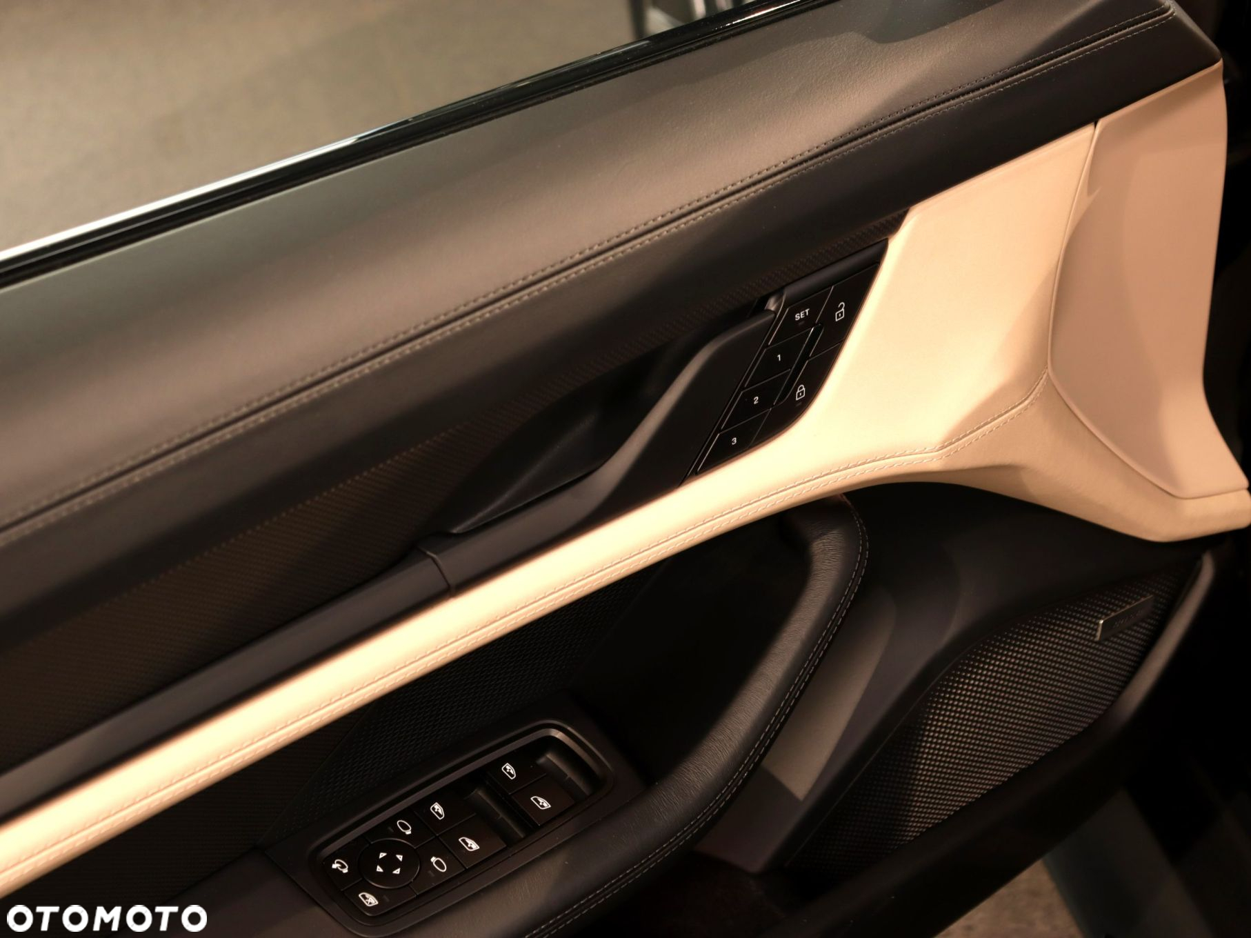 Porsche Taycan - 24
