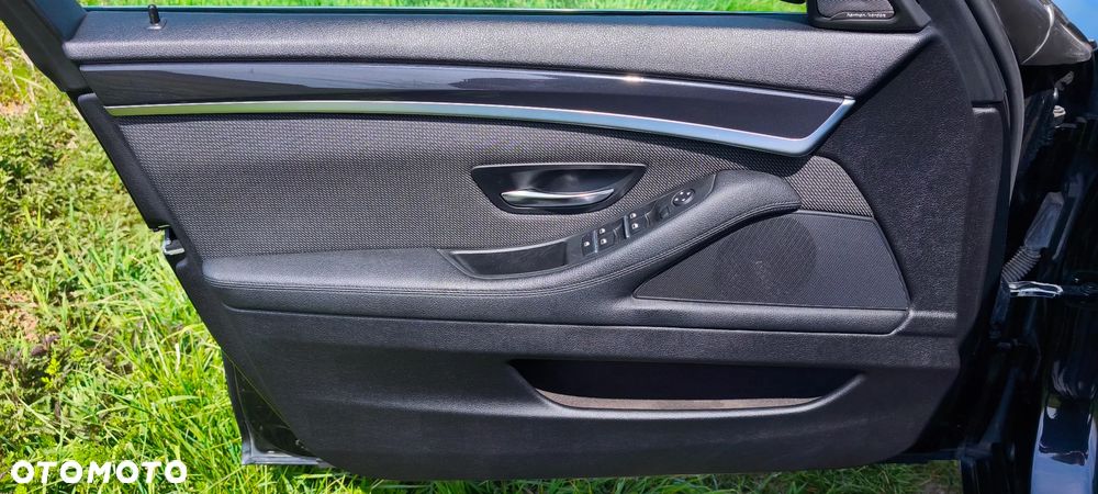 BMW Seria 5 520d xDrive - 30