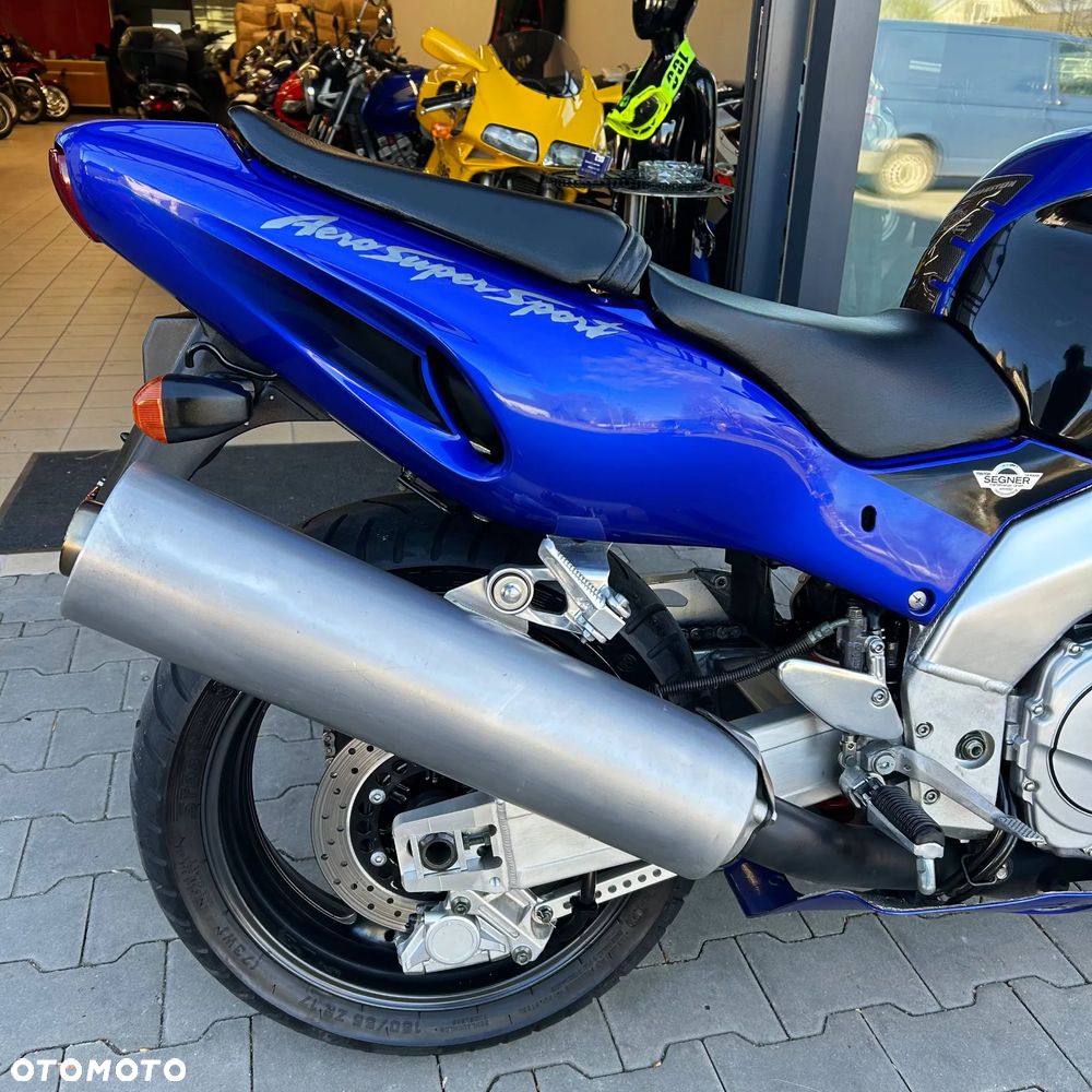 Yamaha Thunderace - 16