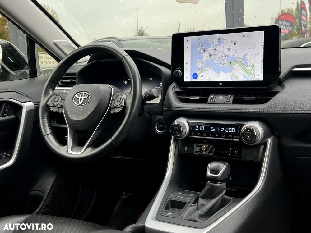 Toyota RAV4 - 8