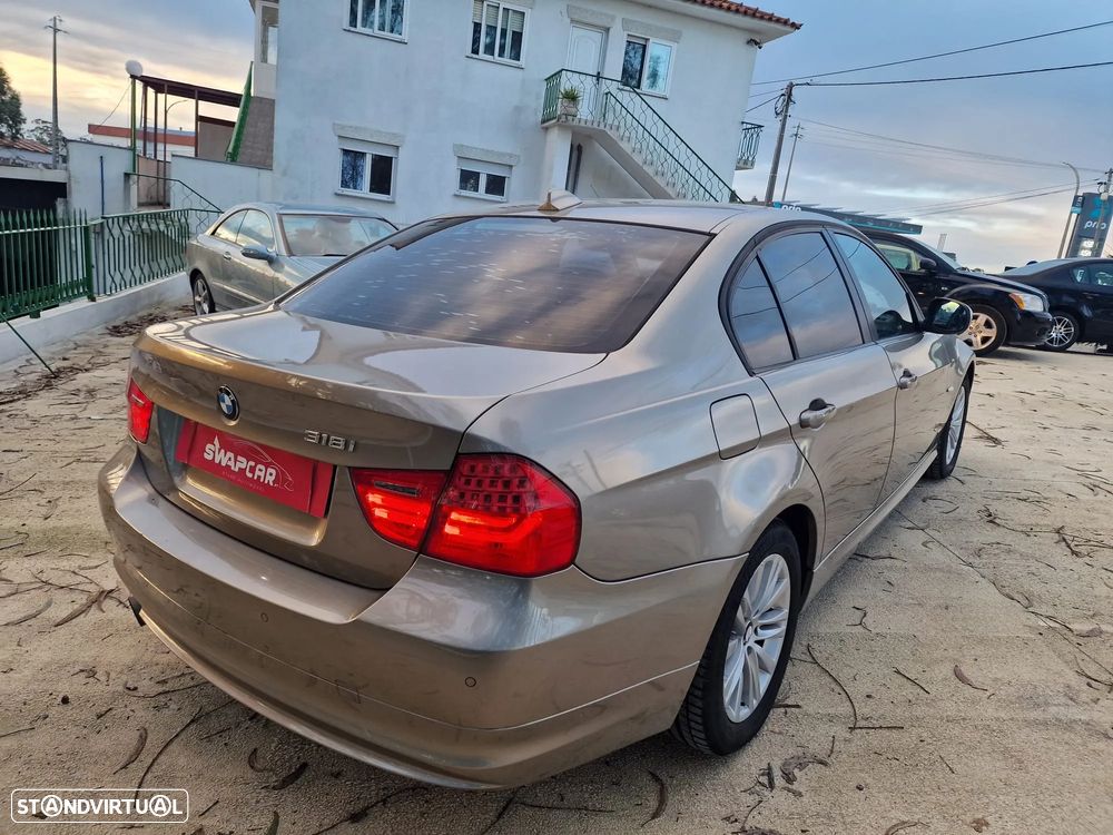 BMW 318 i Edition Exclusive - 6