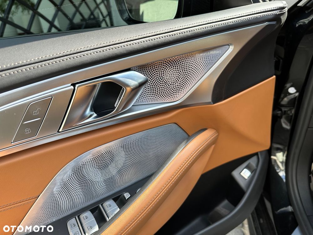 BMW Seria 8 M850i xDrive - 33