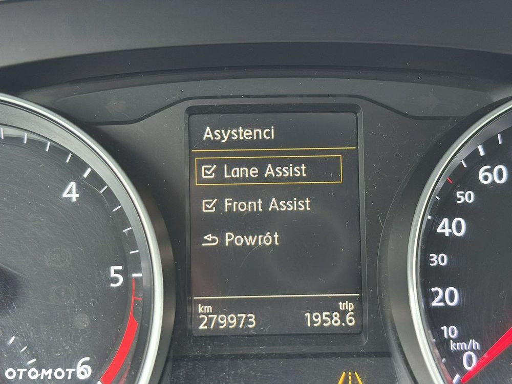 Volkswagen Passat - 17