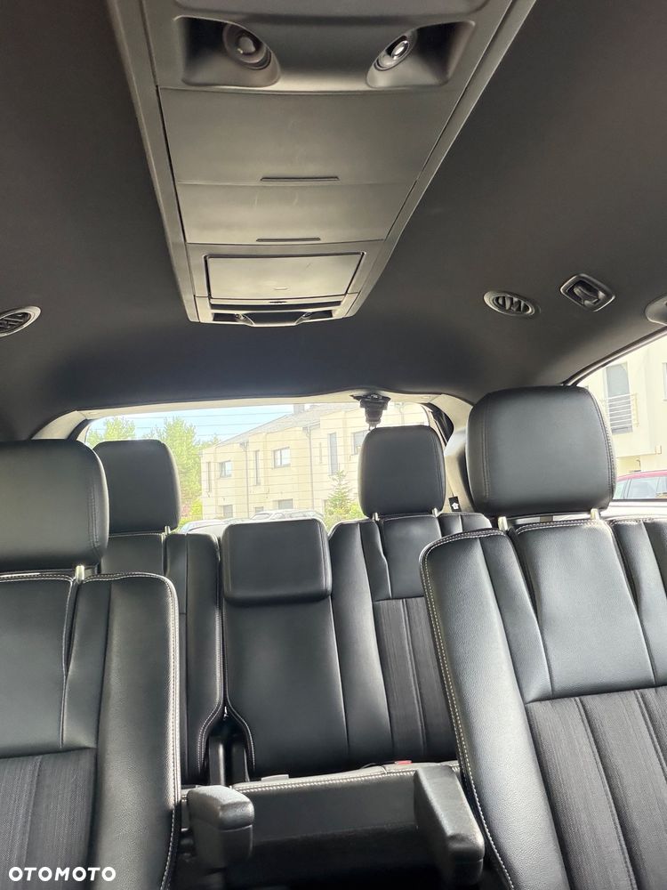 Chrysler Town & Country - 19