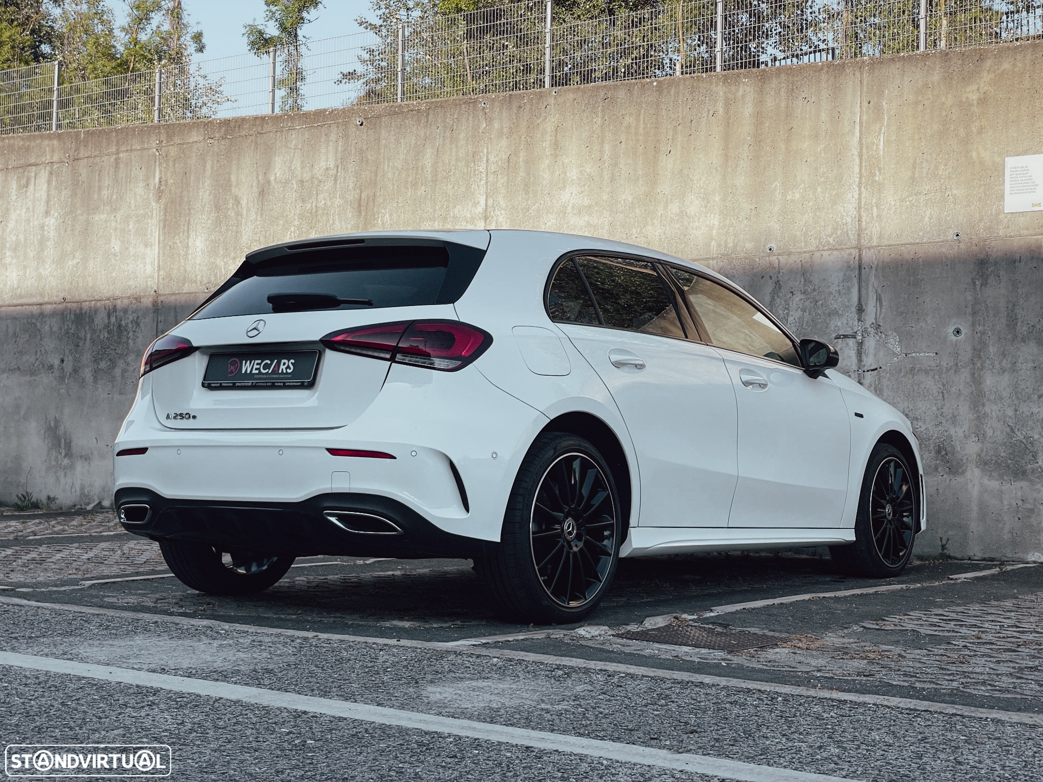 Mercedes-Benz A 250 e AMG Line - 15