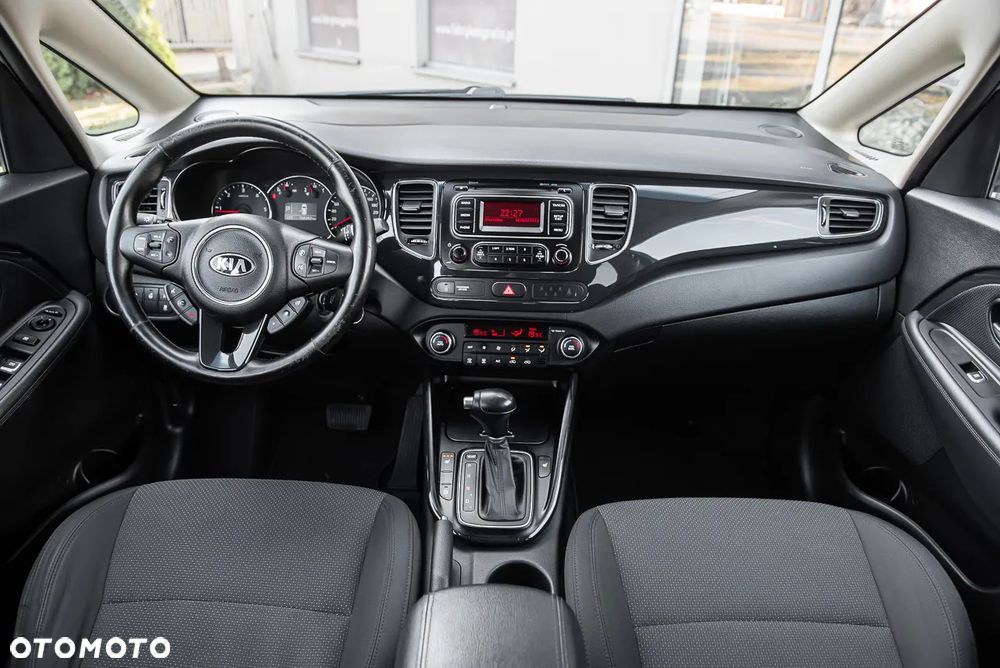 Kia Carens 1.7 CRDi M 7os - 24