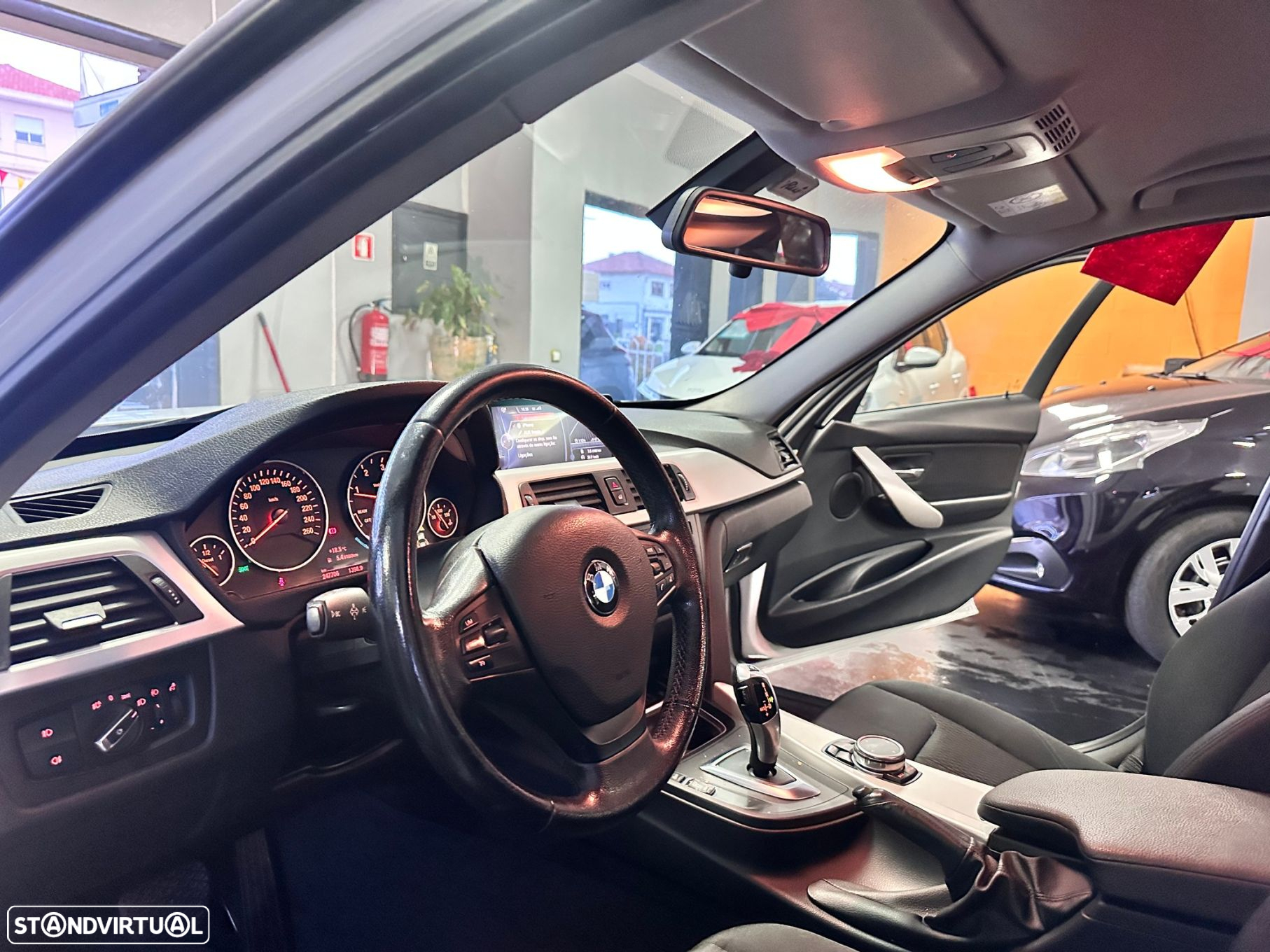 BMW 320 d Touring Auto Exclusive - 19