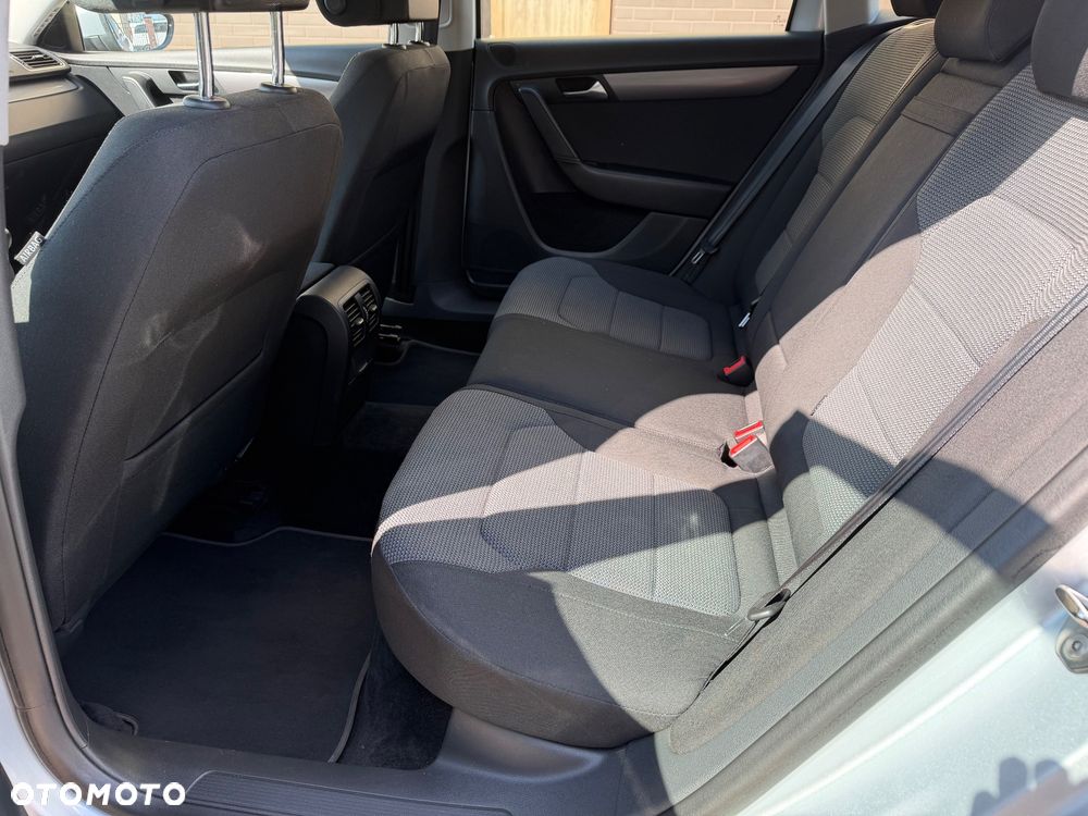 Volkswagen Passat Variant 2.0 Blue TDI SCR Trendline - 26