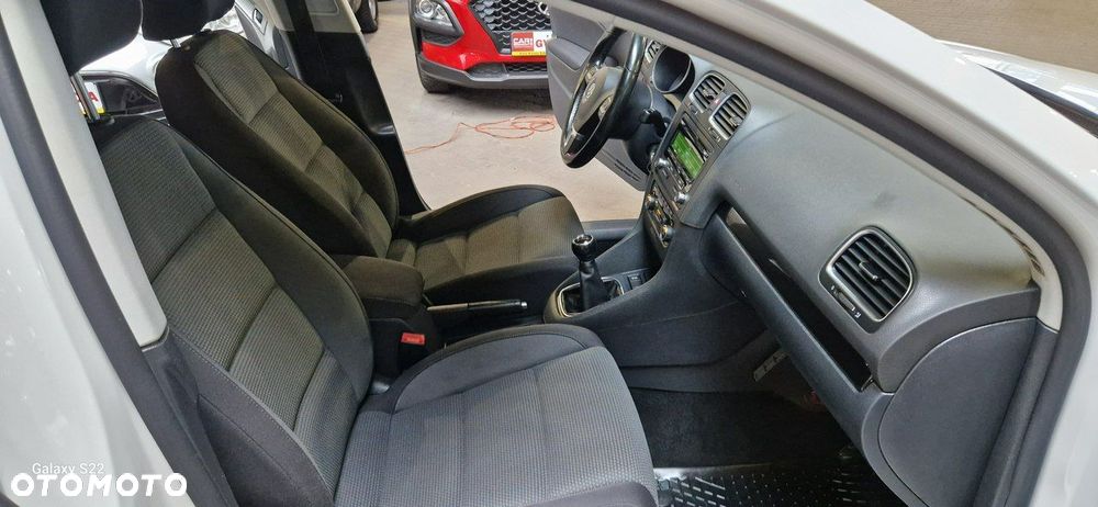 Volkswagen Golf - 22