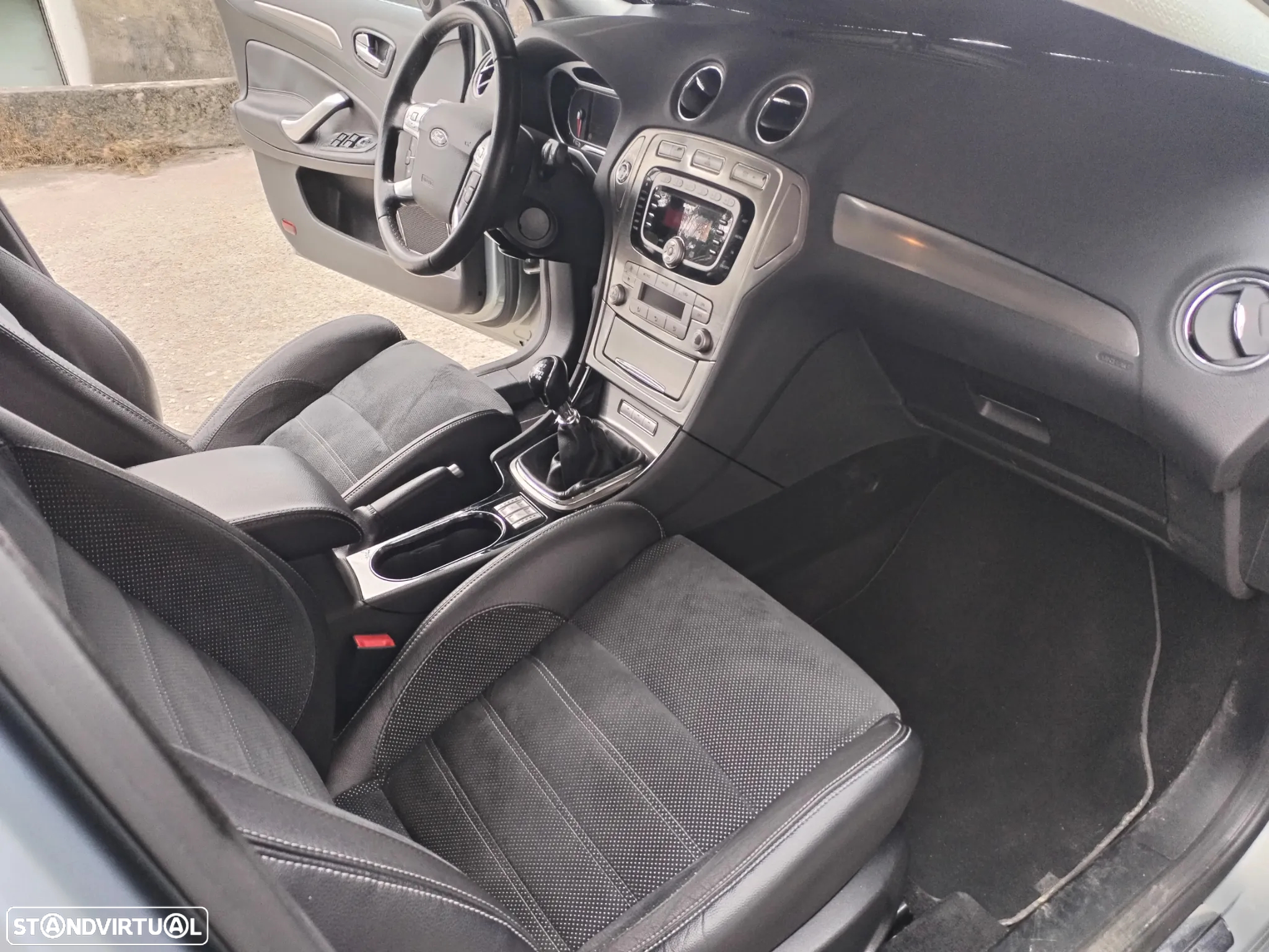 Ford Mondeo SW 2.5 T Titanium - 26