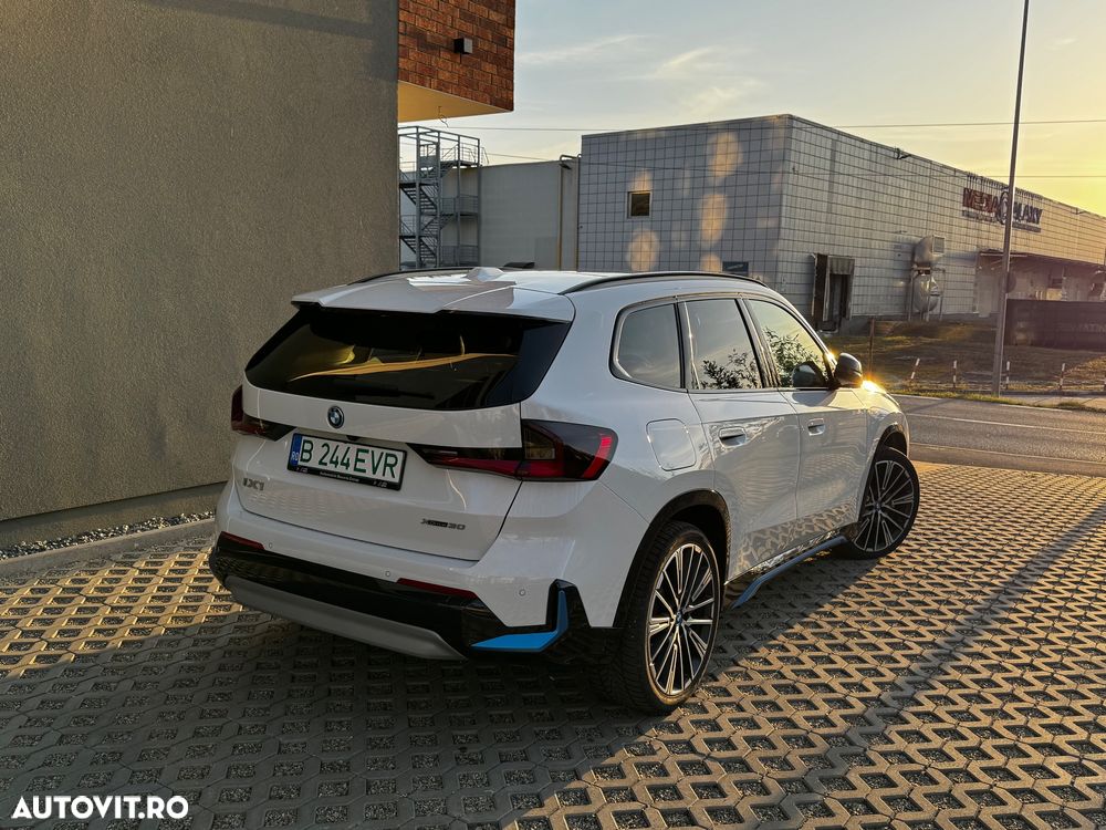 BMW iX1 - 3