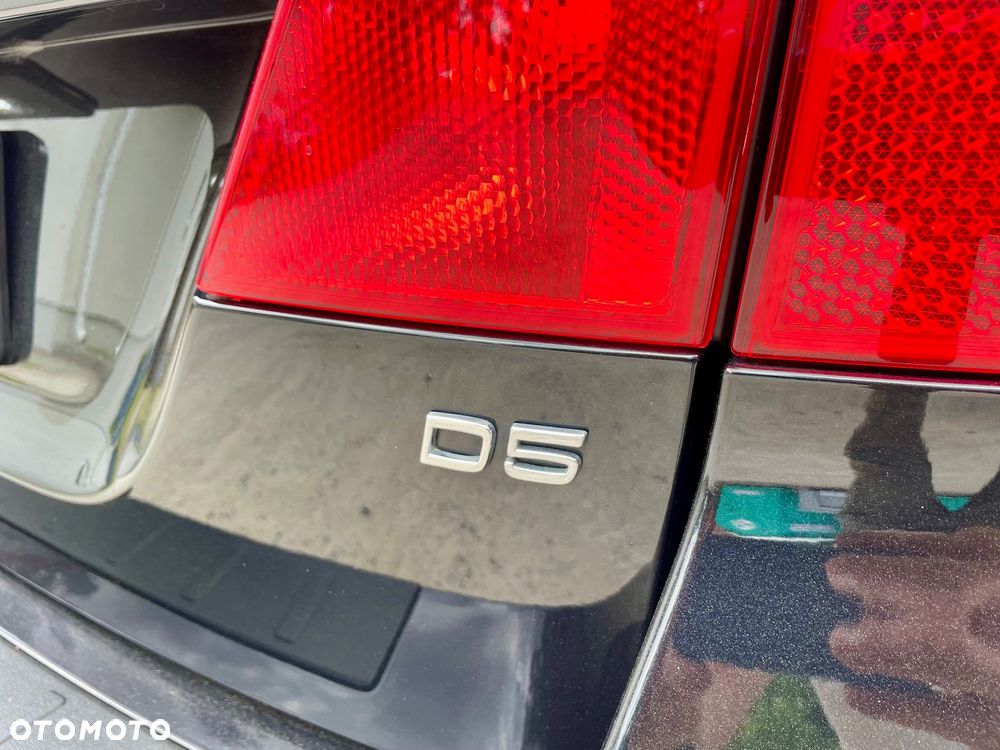 Volvo V70 D5 R-Design - 11