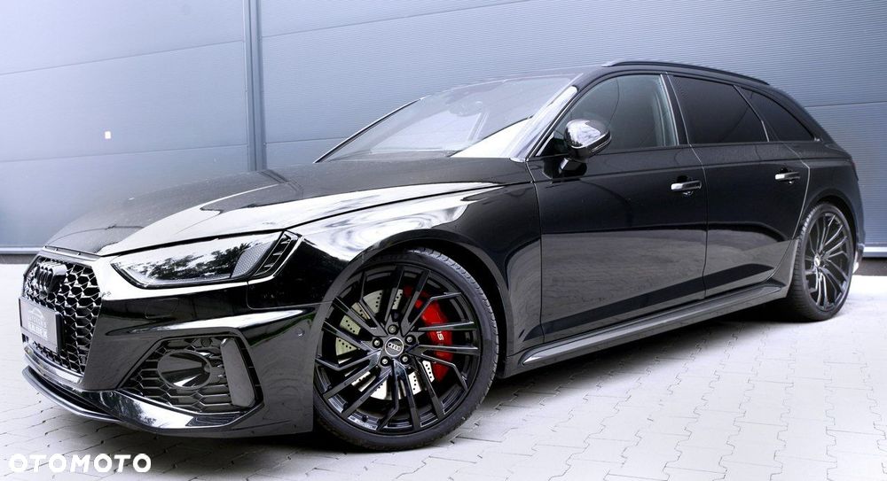 Audi RS4 Limousine - 36