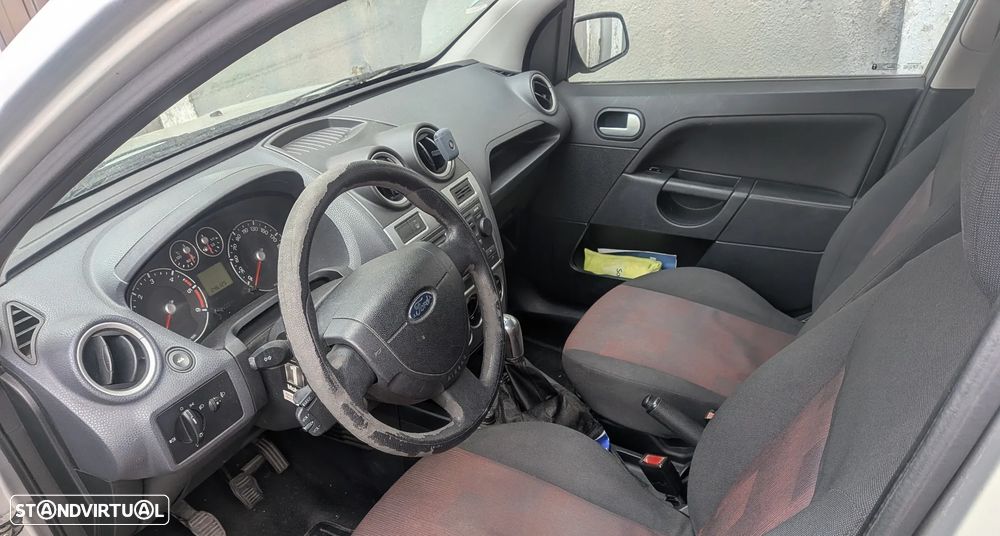 Ford Fiesta 1.4 TDCI Ambiente - 7