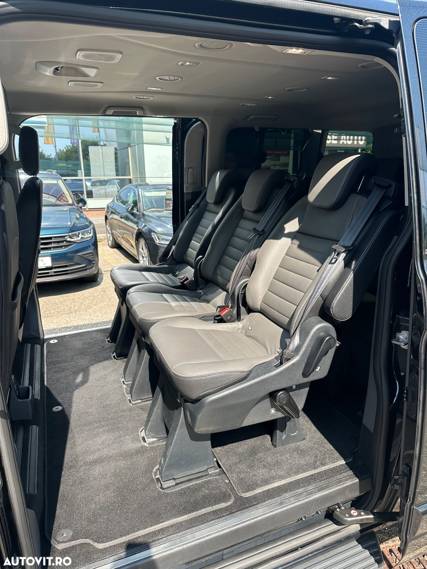 Ford Tourneo Custom Bus 320 2.0 EcoBlue 170 CP L2H1 Titanium Aut. - 28