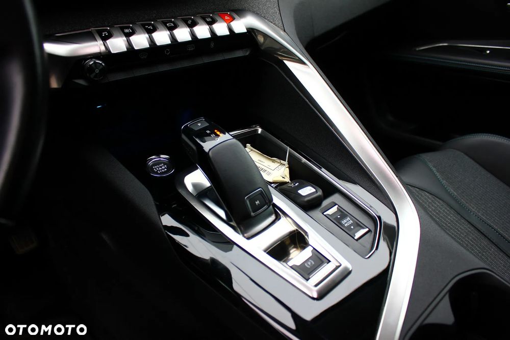 Peugeot 5008 1.5 BlueHDI Allure S&S EAT8 - 28