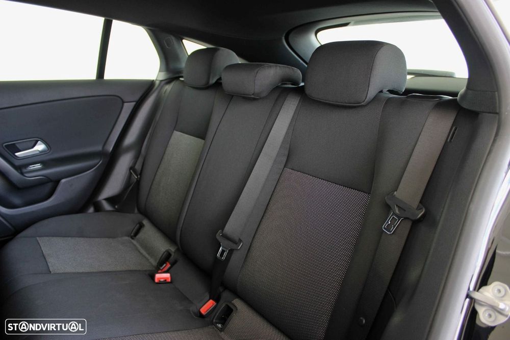 Mercedes-Benz CLA 180 d Shooting Brake Business Solutions Aut. - 37