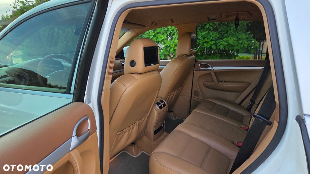 Porsche Cayenne Tiptronic S - 12