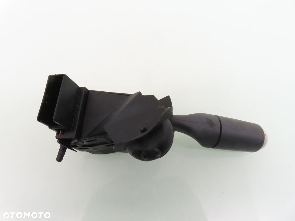 PRZEŁĄCZNIK KIERUNKOWSKAZÓW SMART FORTWO 0001185V009 - 2