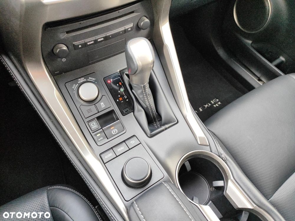 Lexus NX 200t Comfort AWD - 17