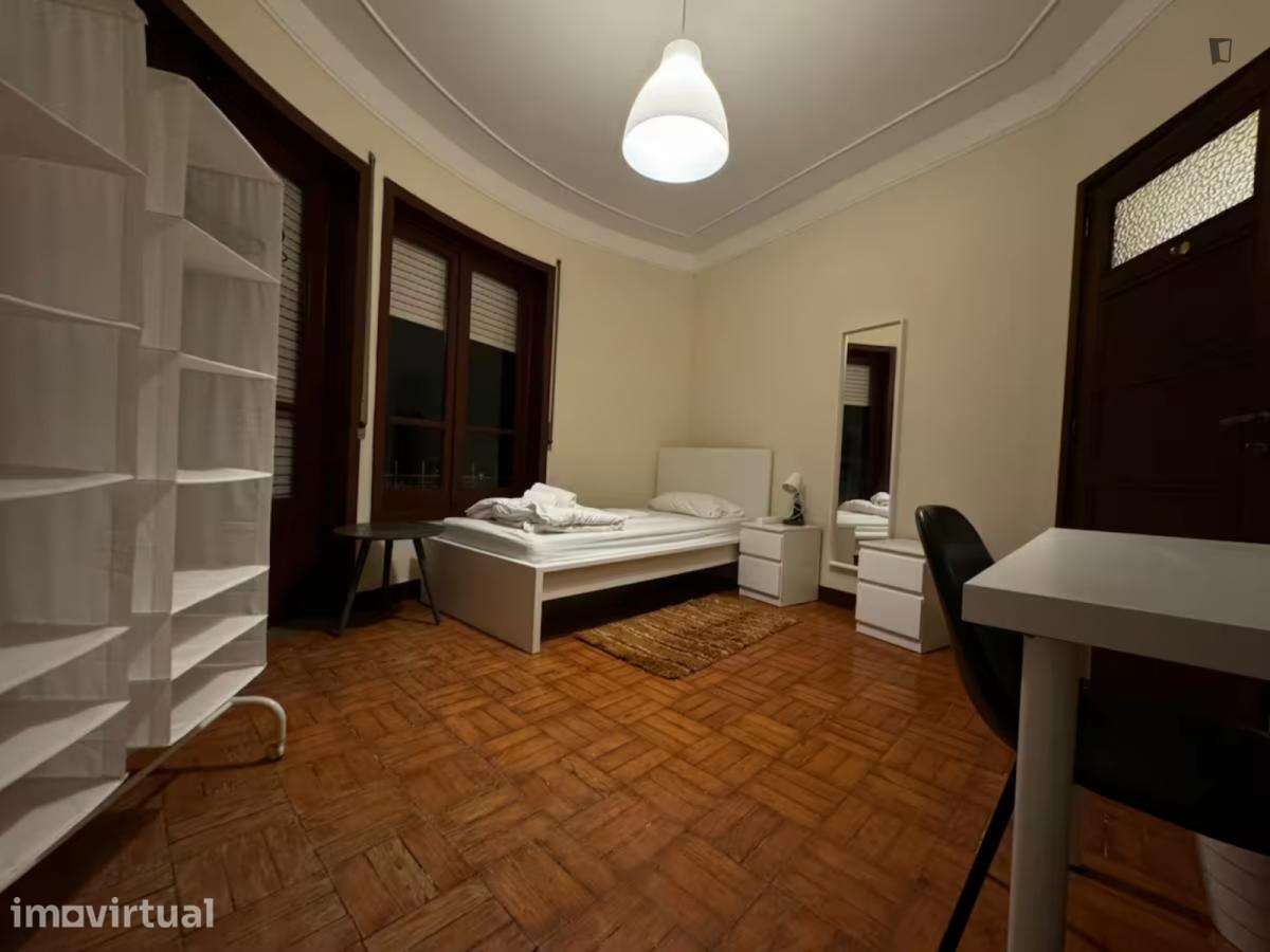 Quarto - localizado em Cedofeita Porto - Grande imagem: 2/9