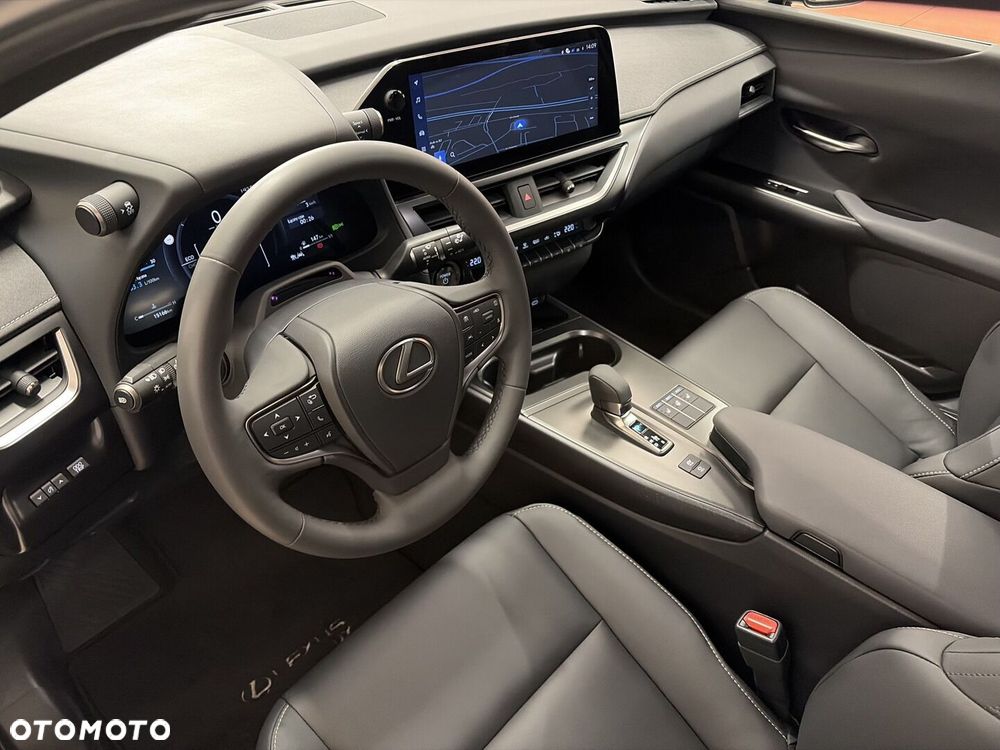 Lexus UX 300h F Sport Design - 11