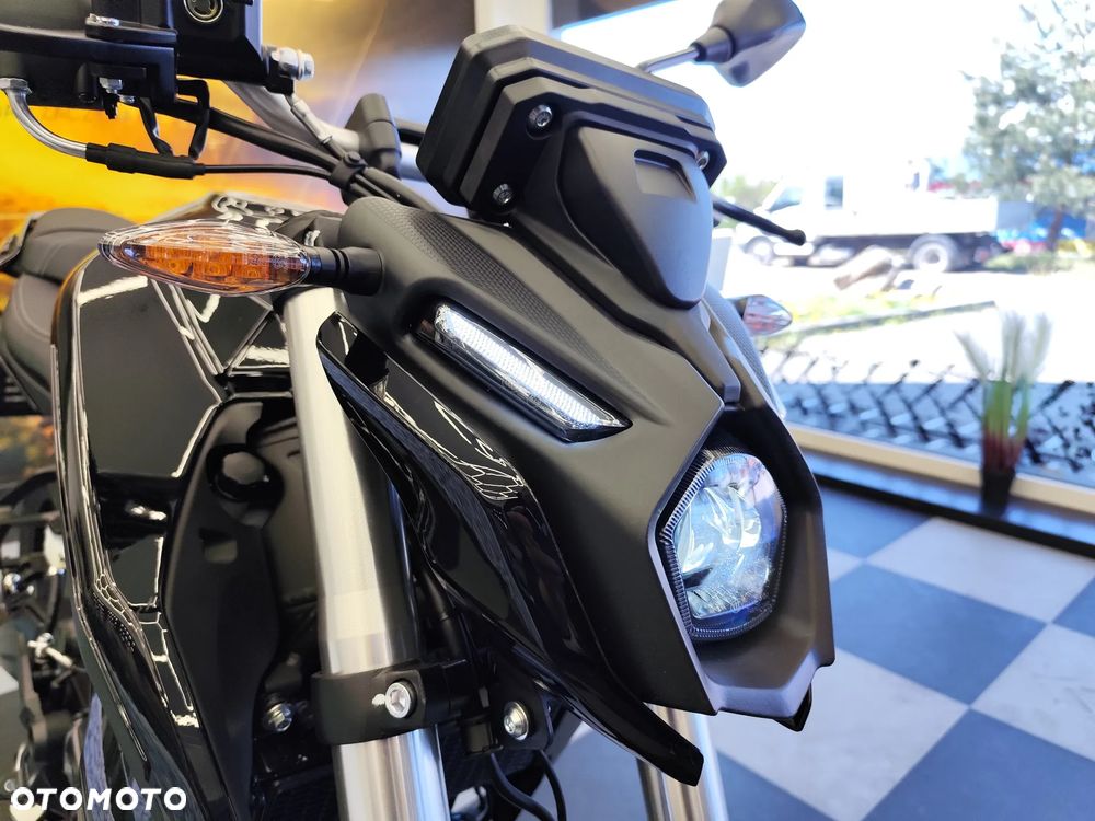 VOGE R125 - 16