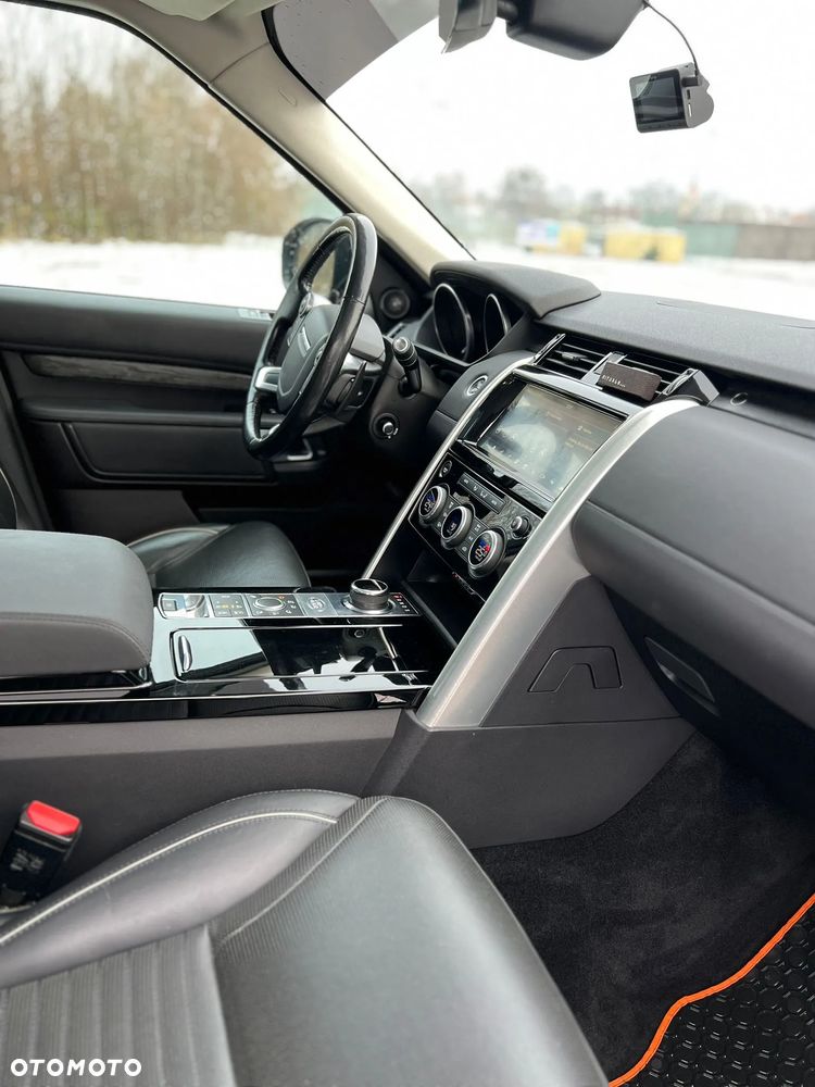 Land Rover Discovery 3.0 TD6 HSE Luxury - 34