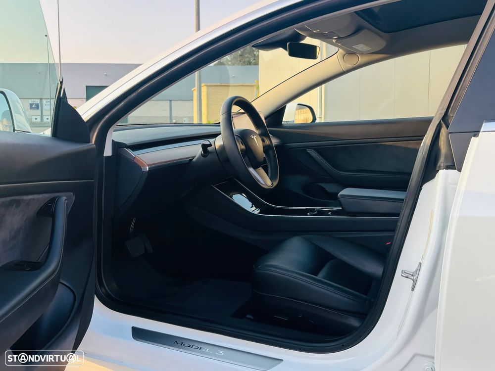 Tesla Model 3 Standard Range Plus RWD - 2