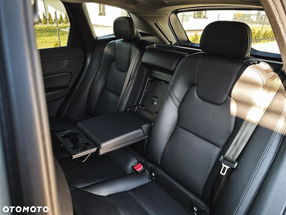 Volvo XC 60 B4 D AWD Core - 11