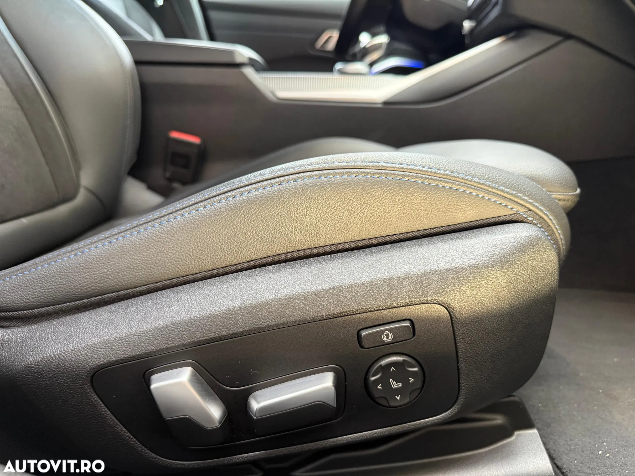 BMW Seria 3 330i xDrive Aut. M Sport - 36