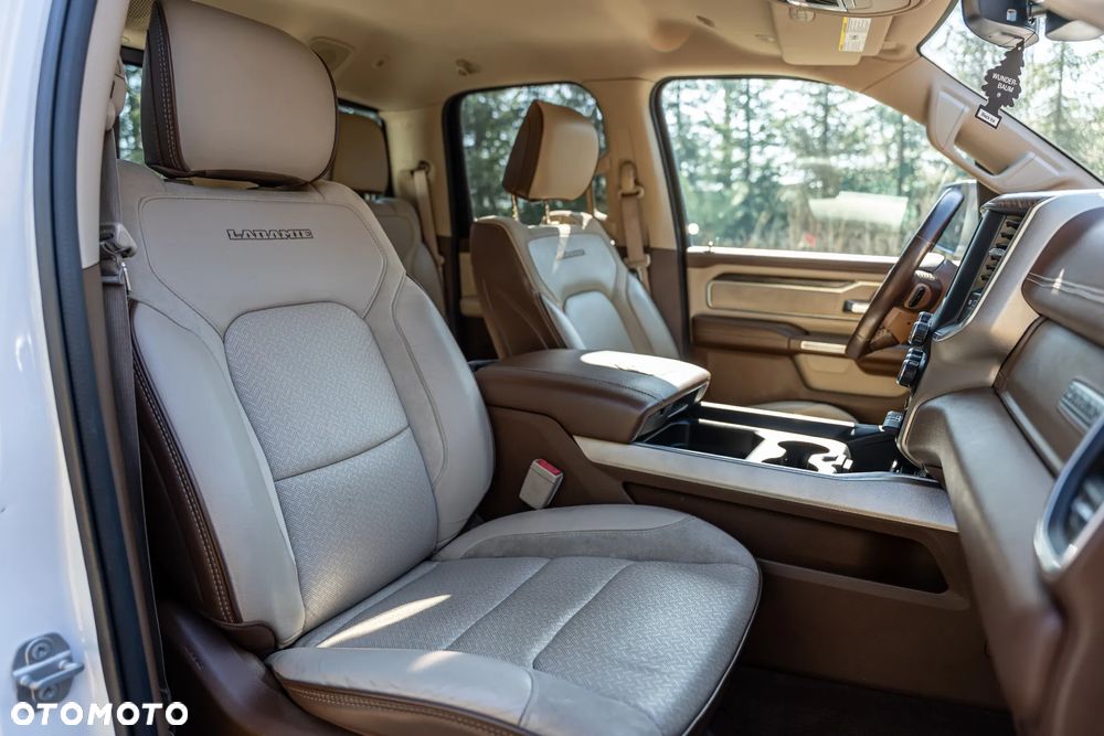 RAM 1500 5.7 Crew Cab Laramie - 24