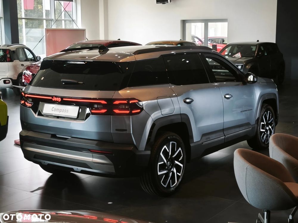 Jeep Compass 1.2 T3 mHEV Summit FWD DCT - 5