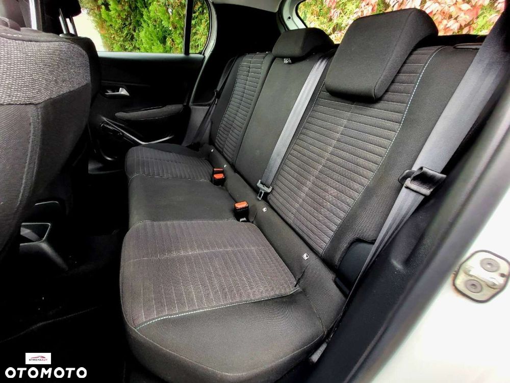 Peugeot 208 - 6